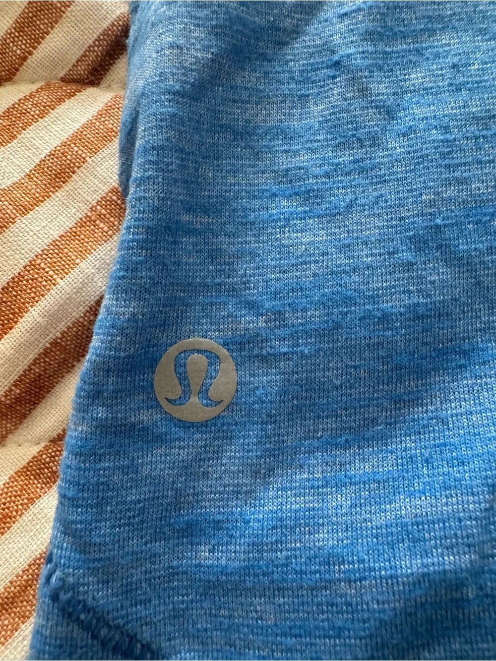 💙 Lululemon Women's V-Neck Short Sleeve Tee
